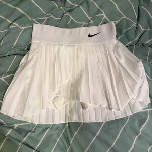 Nike White Pleated Tennis Skirt size XS nwt